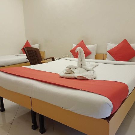 Hotel Wayfare Shirdi Esterno foto