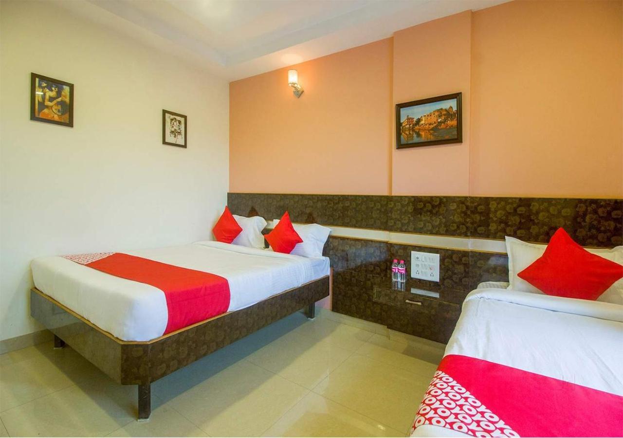 Hotel Wayfare Shirdi Esterno foto