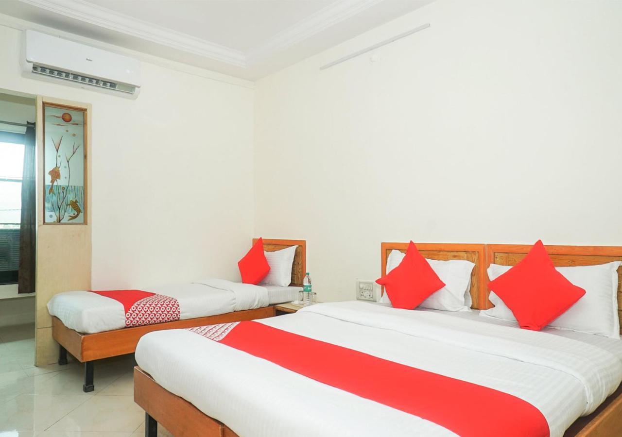 Hotel Wayfare Shirdi Esterno foto