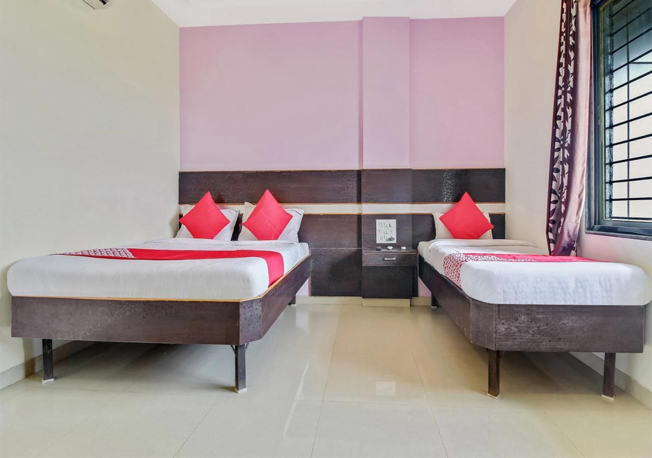 Hotel Wayfare Shirdi Esterno foto