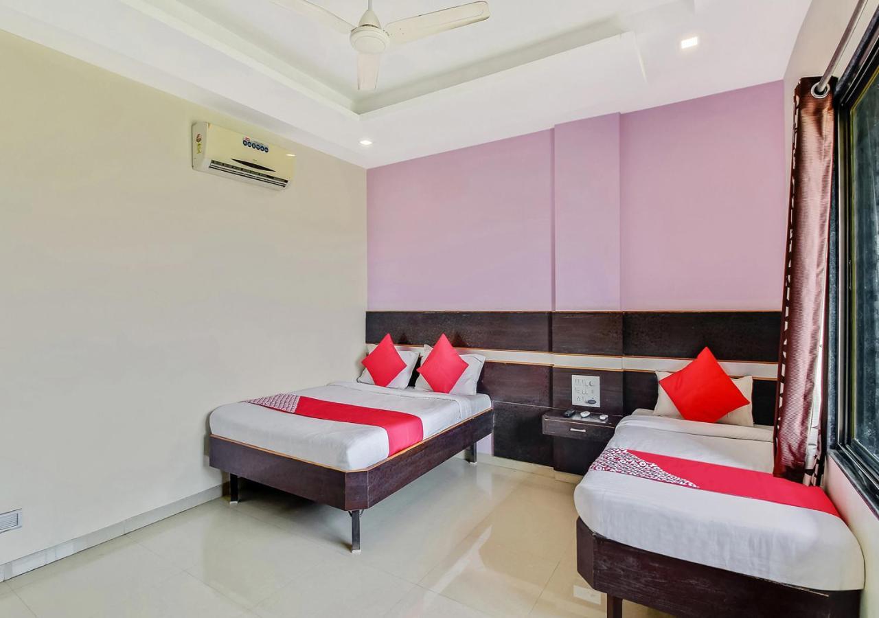 Hotel Wayfare Shirdi Esterno foto