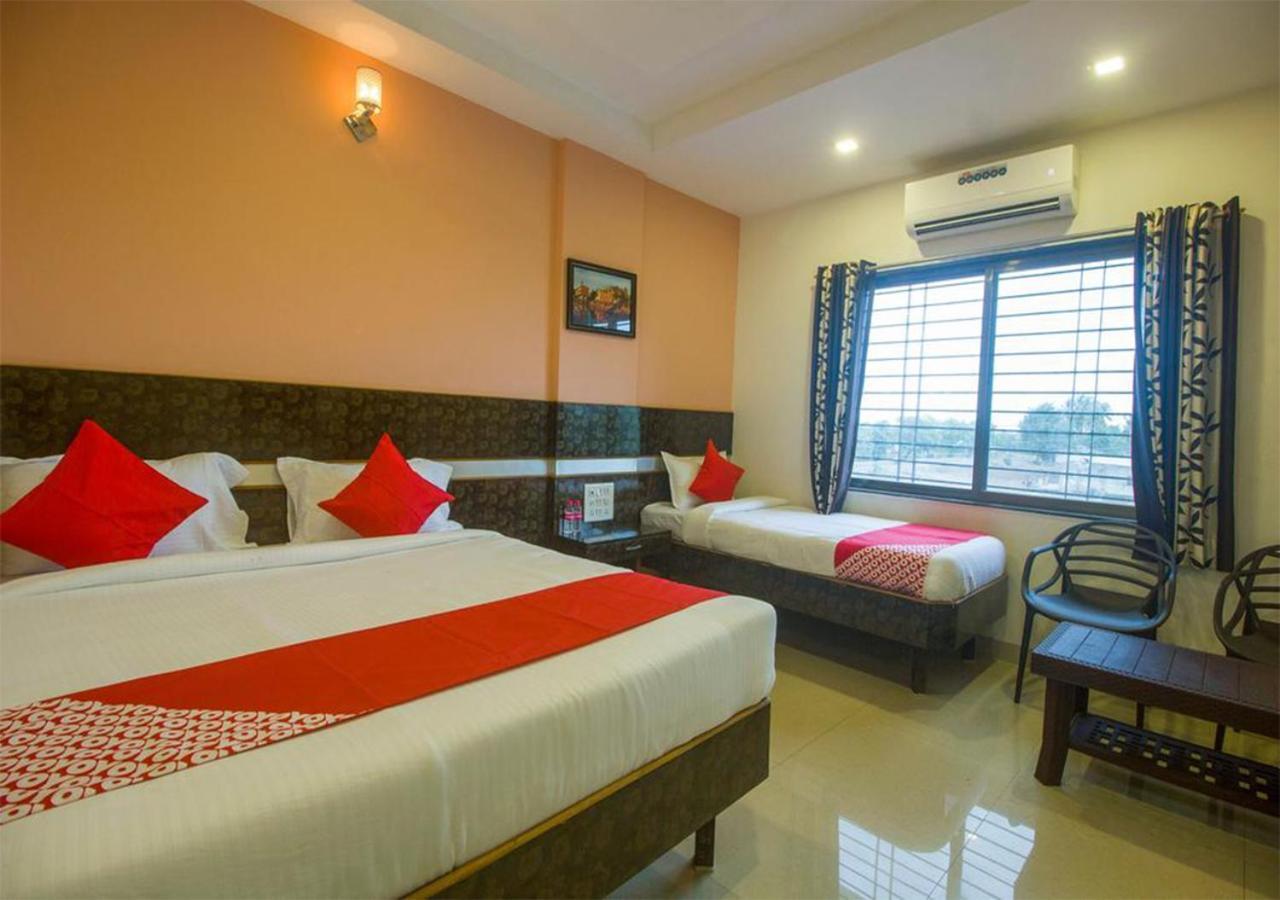 Hotel Wayfare Shirdi Esterno foto