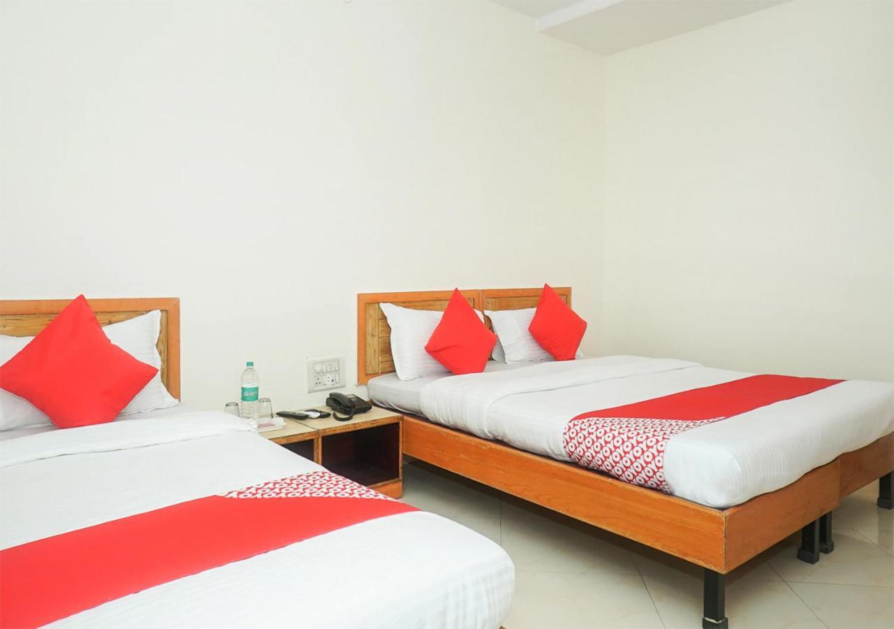 Hotel Wayfare Shirdi Esterno foto