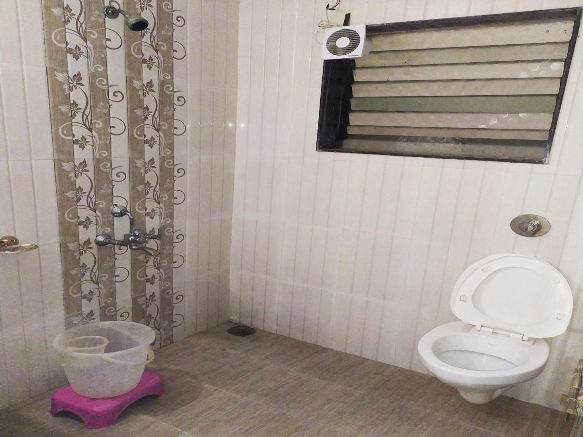 Hotel Wayfare Shirdi Esterno foto