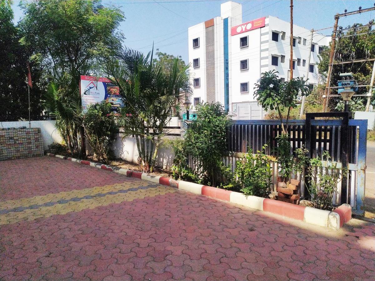 Hotel Wayfare Shirdi Esterno foto