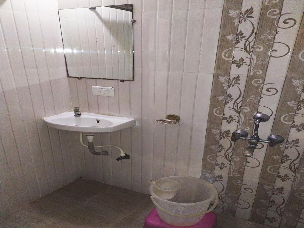 Hotel Wayfare Shirdi Esterno foto