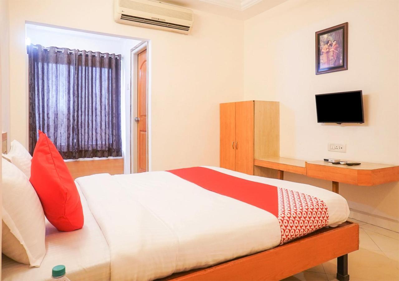Hotel Wayfare Shirdi Esterno foto