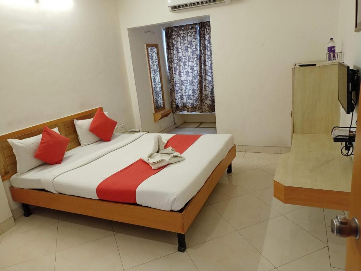 Hotel Wayfare Shirdi Esterno foto