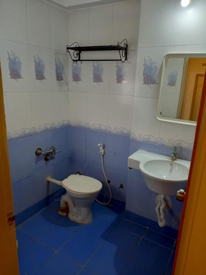Hotel Wayfare Shirdi Esterno foto