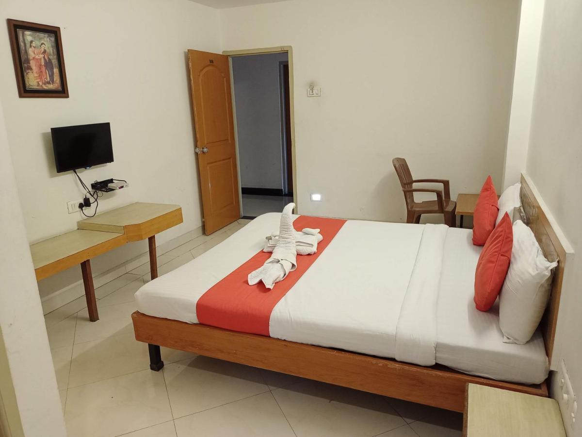 Hotel Wayfare Shirdi Esterno foto